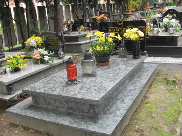 Grób Władysław Nowicki